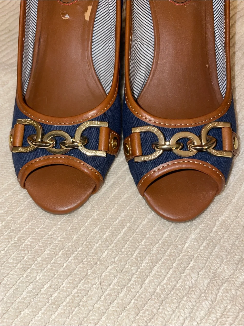 Tommy Hilfiger Women's Navy and Tan Chain Accent Peep-Toe Wedge Heels size 8 1/2